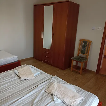 Bor Apartmanhaz Gyenesdiás