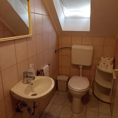 Bor Apartmanhaz * Gyenesdias