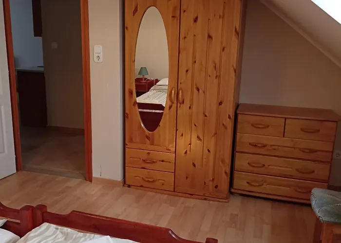 Bor Apartmanhaz Διαμέρισμα Gyenesdiás