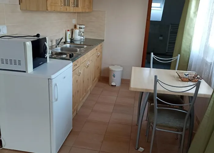 Bor Apartmanhaz * Gyenesdiás