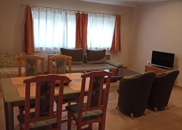 Bor Apartmanhaz Διαμέρισμα